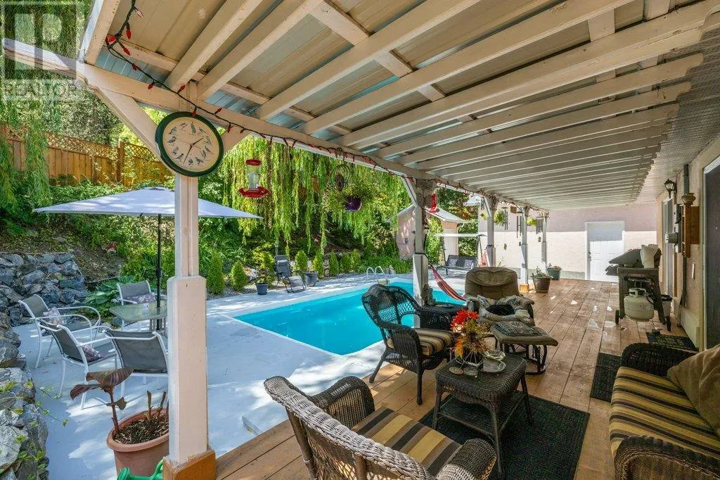10724 Pinecrest Road