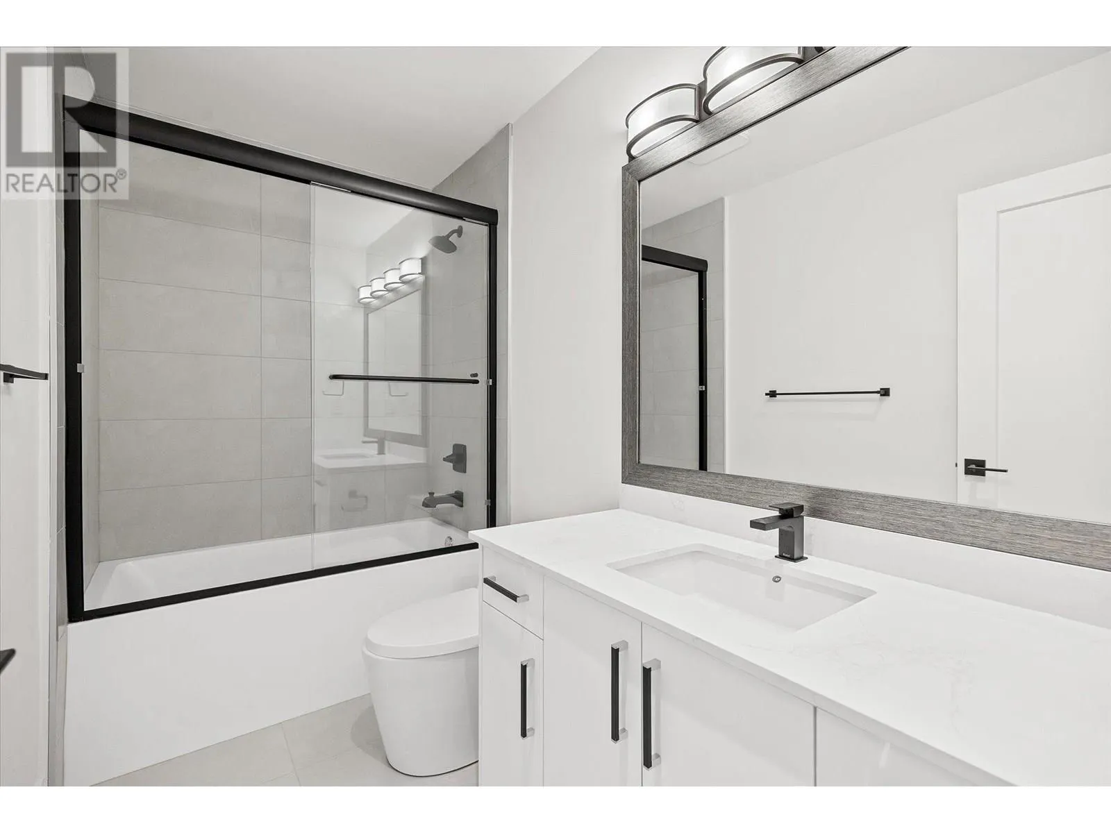 840 Grenfell Avenue Unit# 3