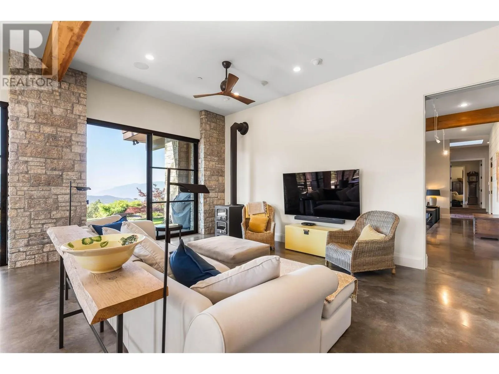 26 Commonage Road