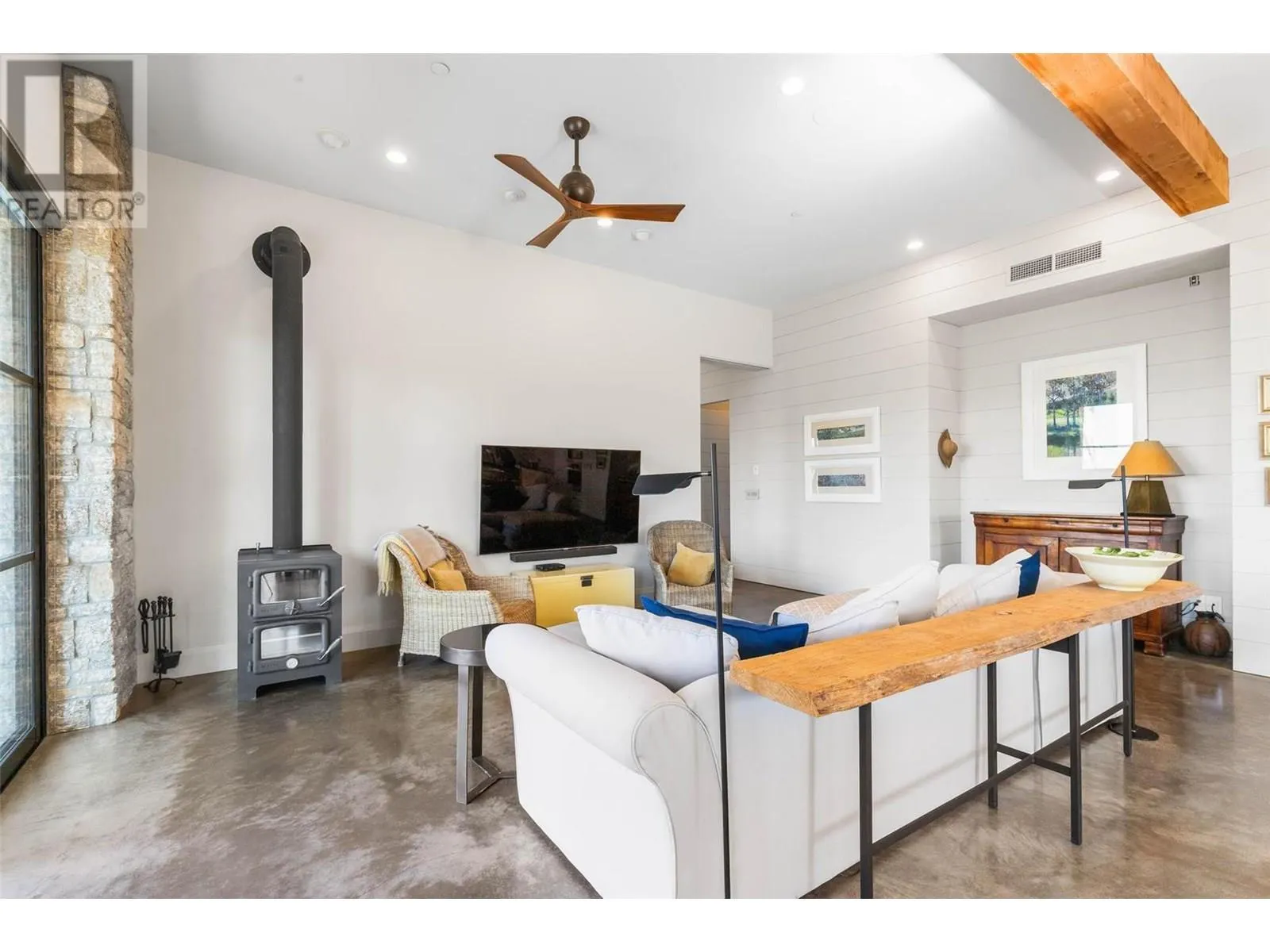 26 Commonage Road