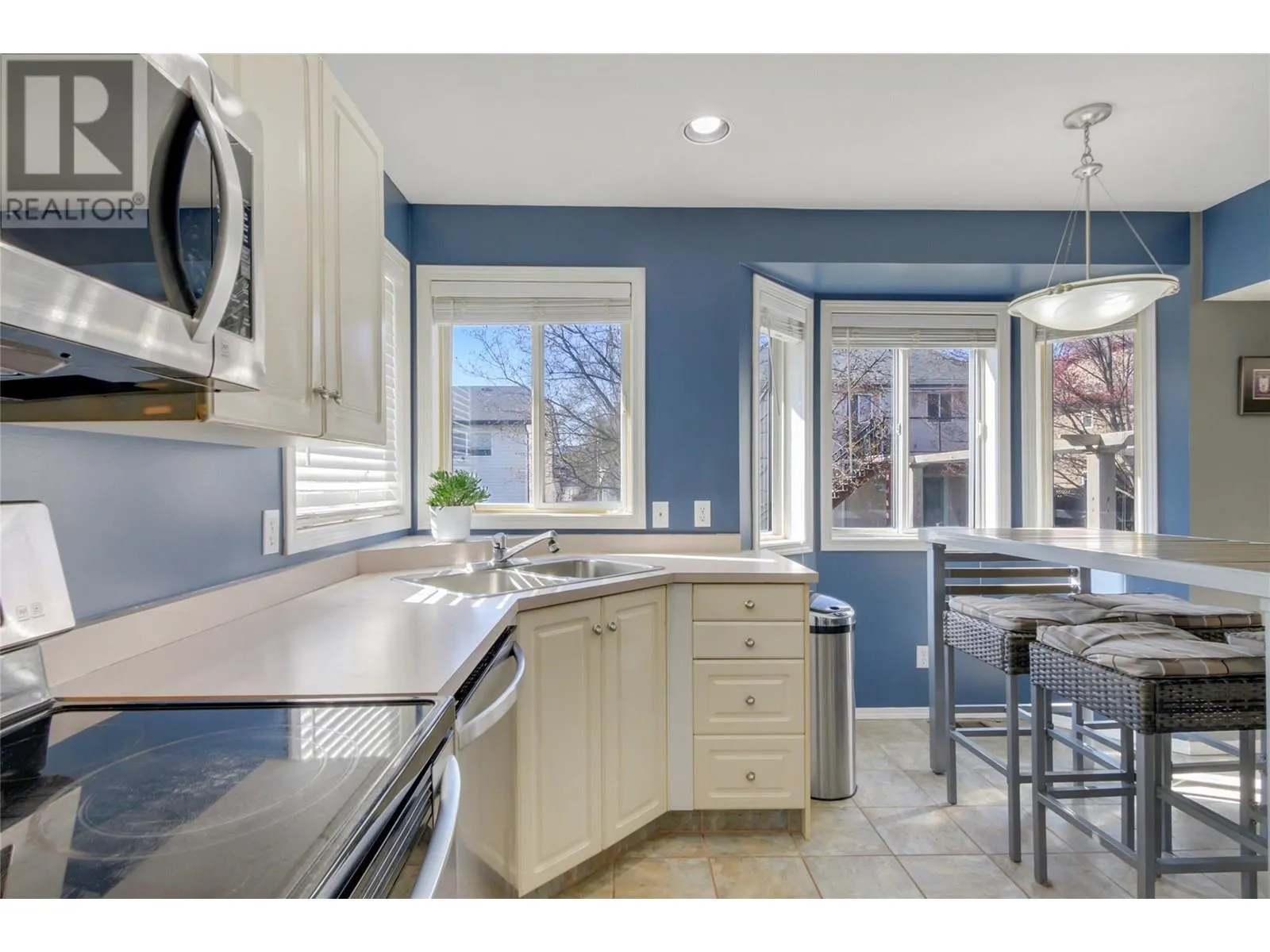 1891 Ranchmont Crescent