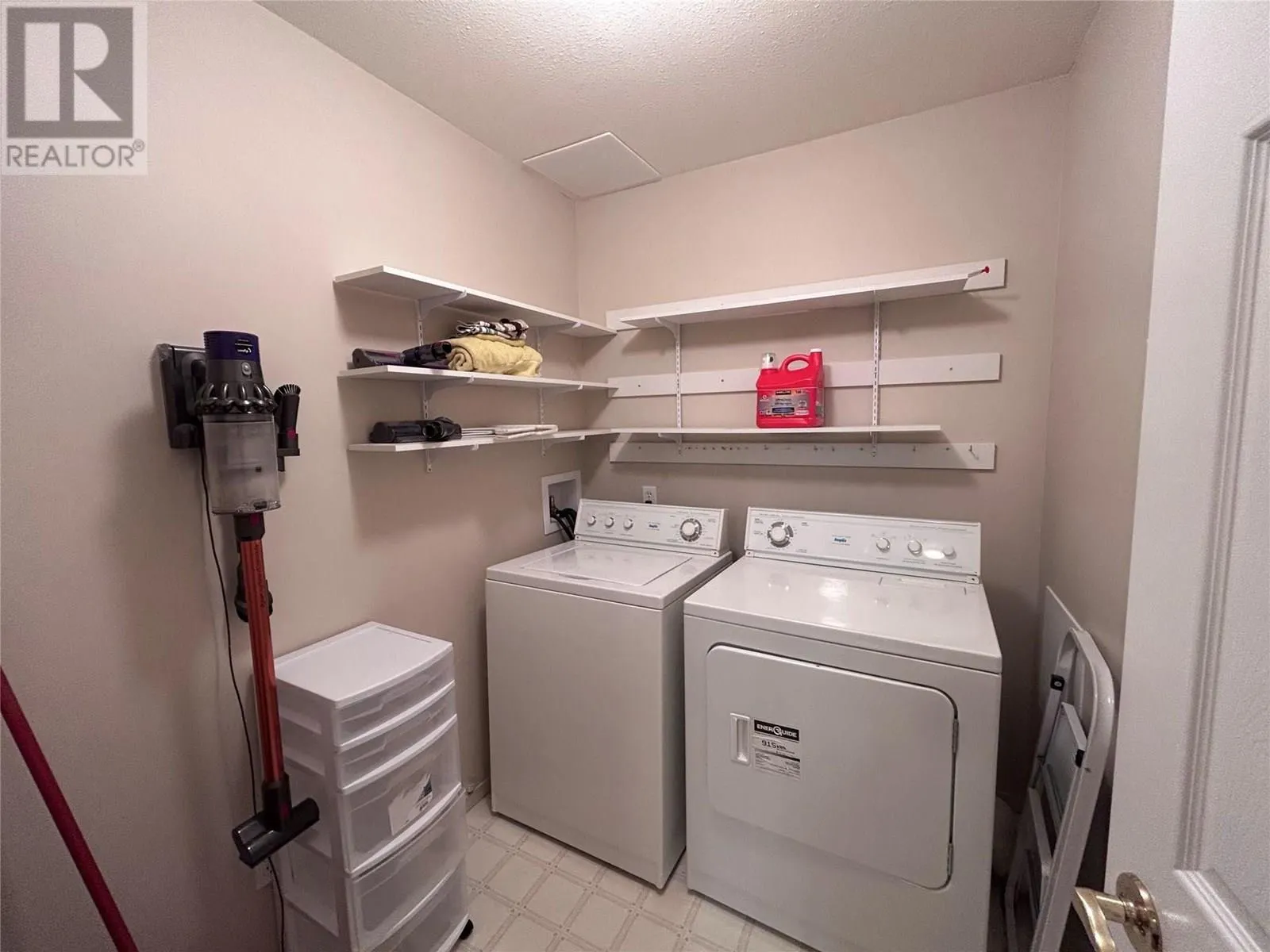 211 Kildonan Avenue Unit# 105