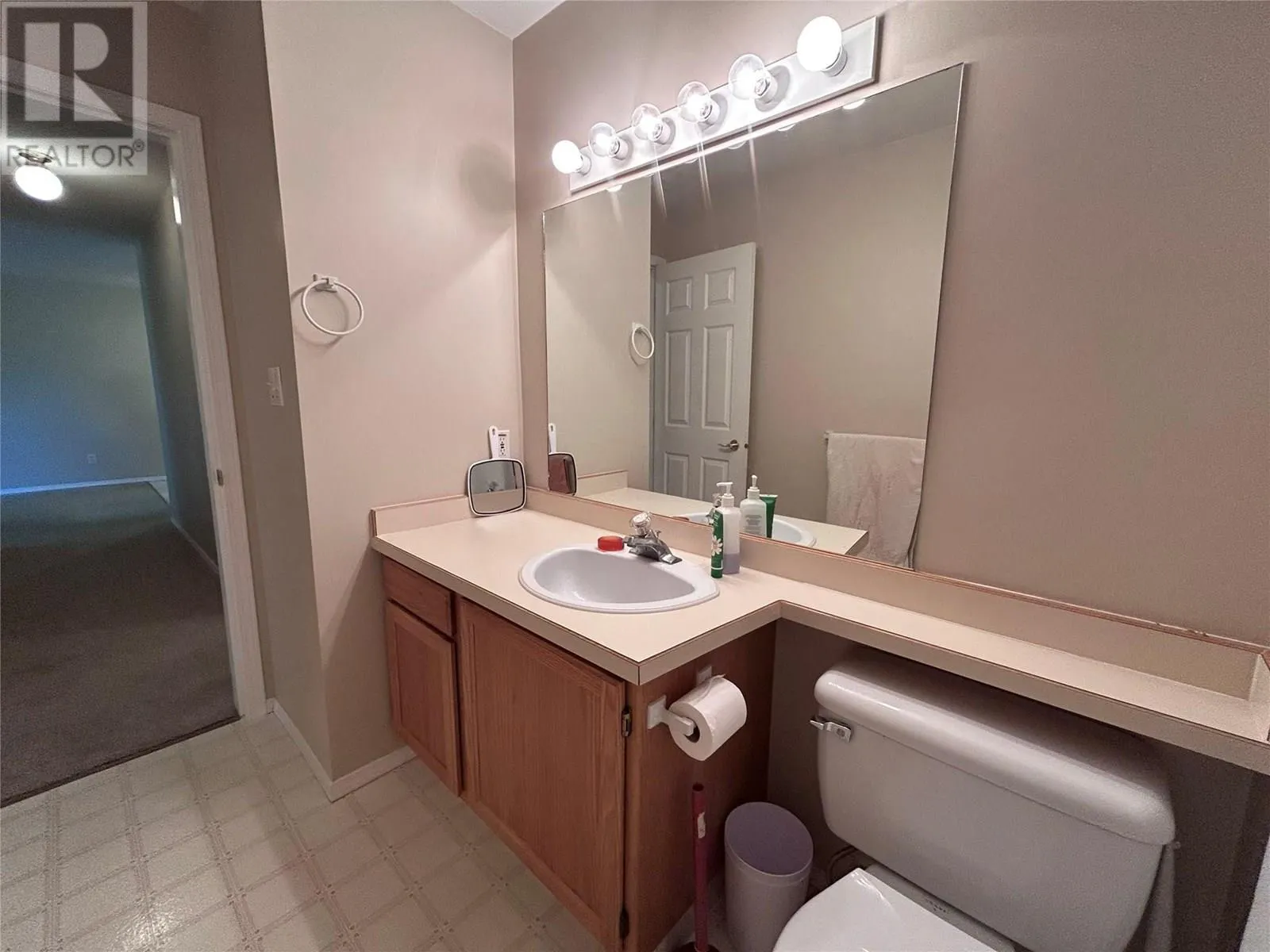 211 Kildonan Avenue Unit# 105