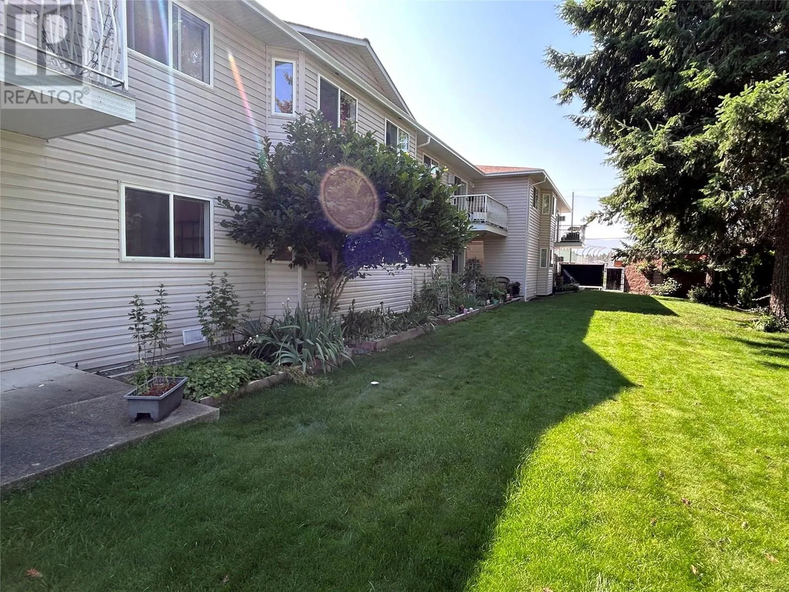 211 Kildonan Avenue Unit# 105