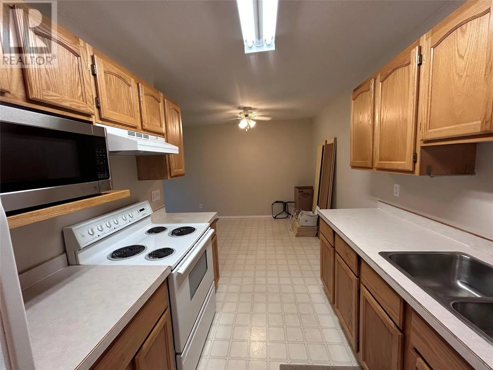 211 Kildonan Avenue Unit# 105