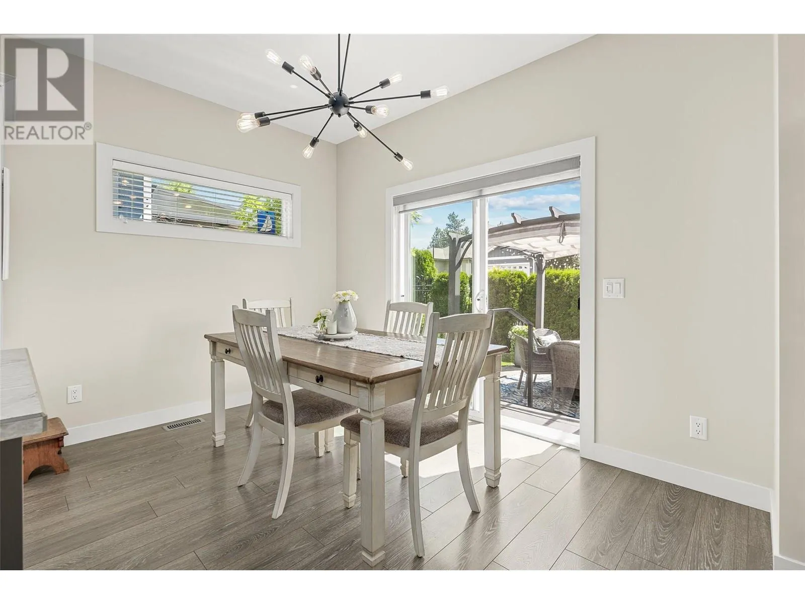 3371 Kingfisher Road
