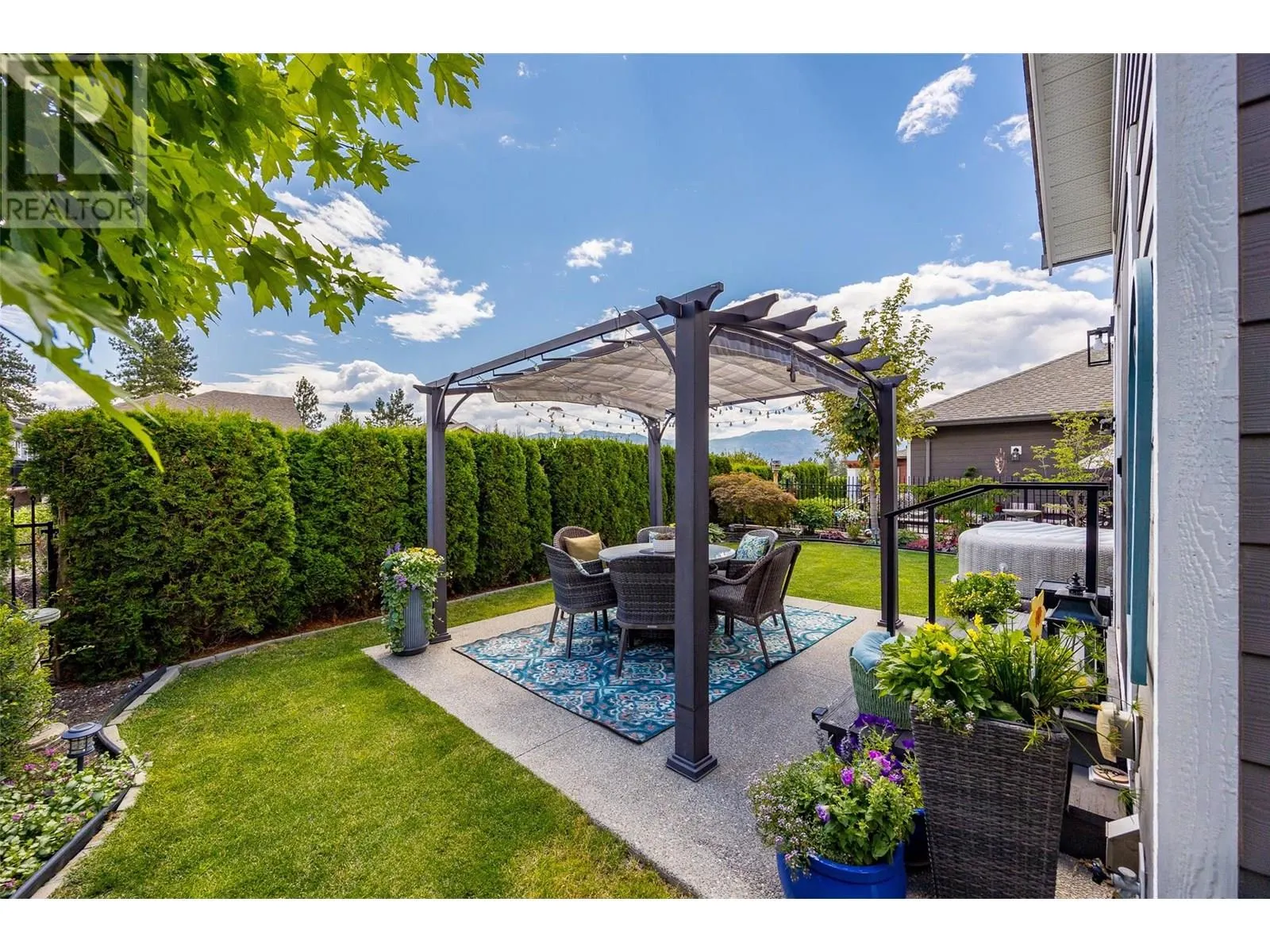 3371 Kingfisher Road