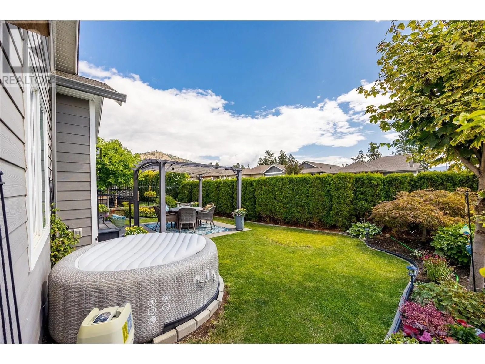 3371 Kingfisher Road