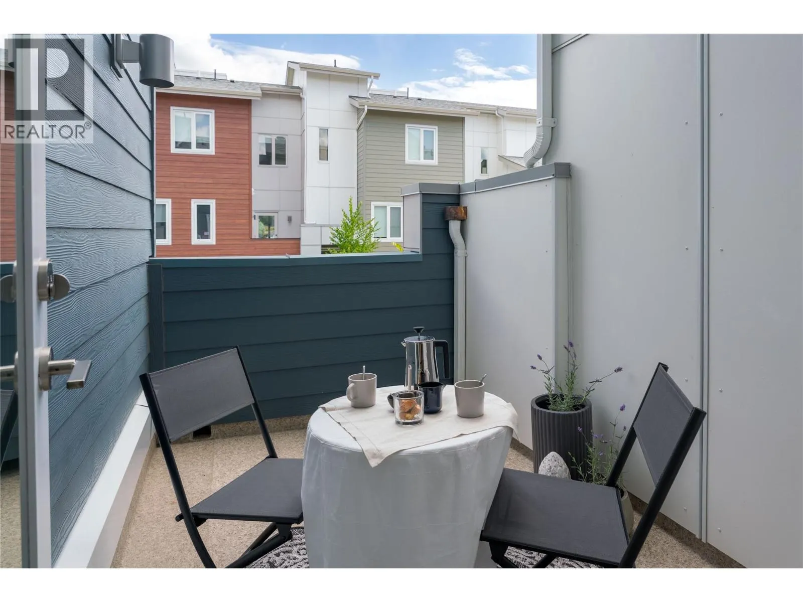 3719 WOODSDALE Road Unit# 17