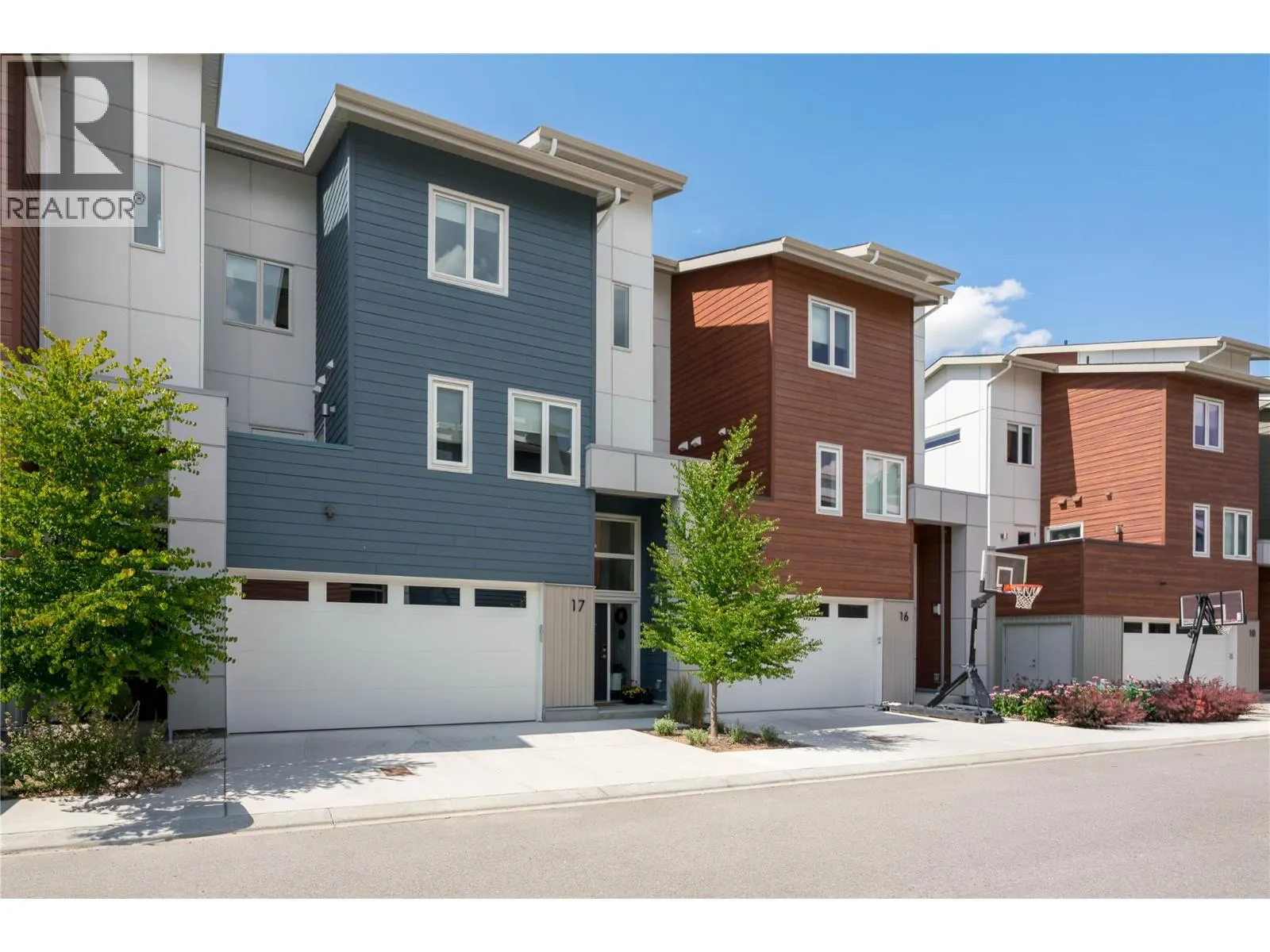 3719 WOODSDALE Road Unit# 17