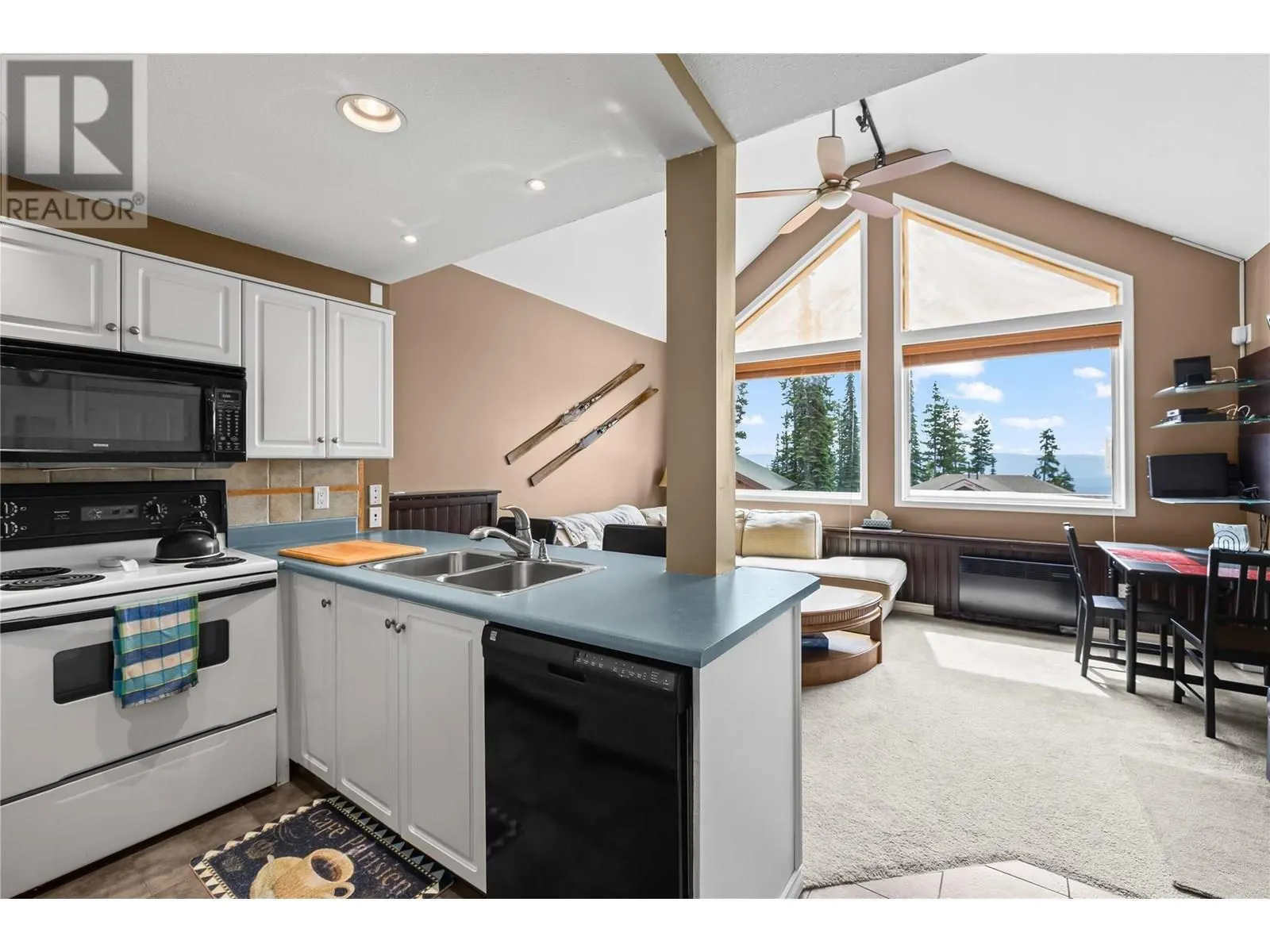 5965 Snow Pines Crescent Unit# D