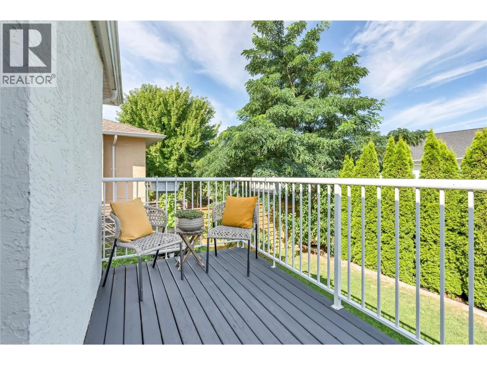 119 STOCKS Crescent