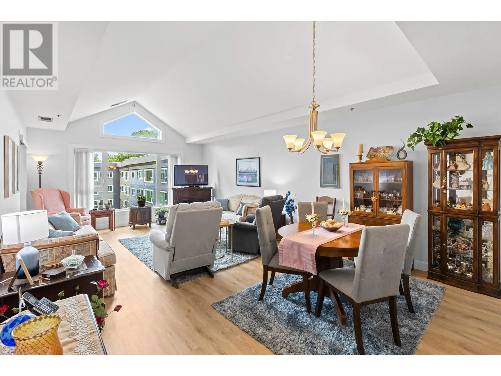 1045 Sutherland Avenue Unit# 309