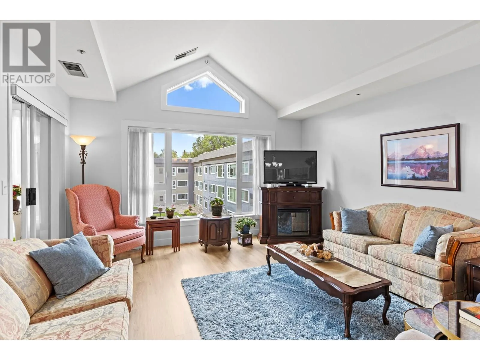 1045 Sutherland Avenue Unit# 309
