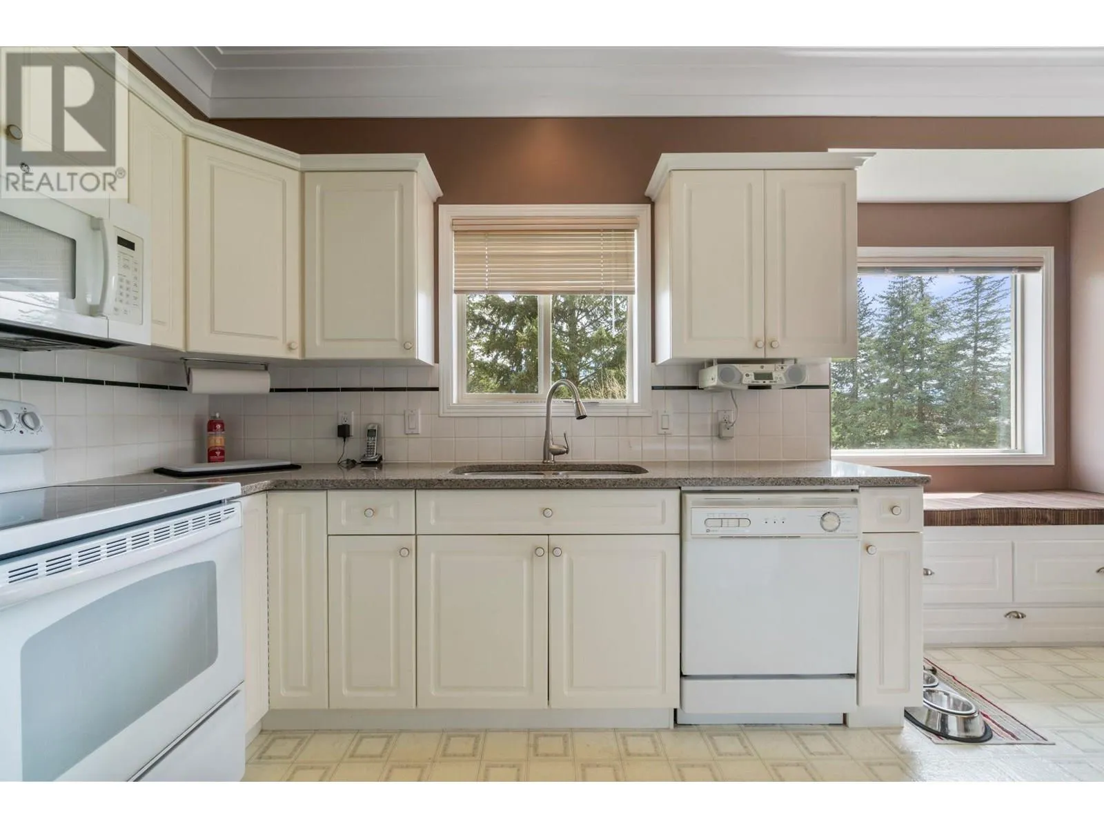 2550 Golf Course Drive Unit# 5