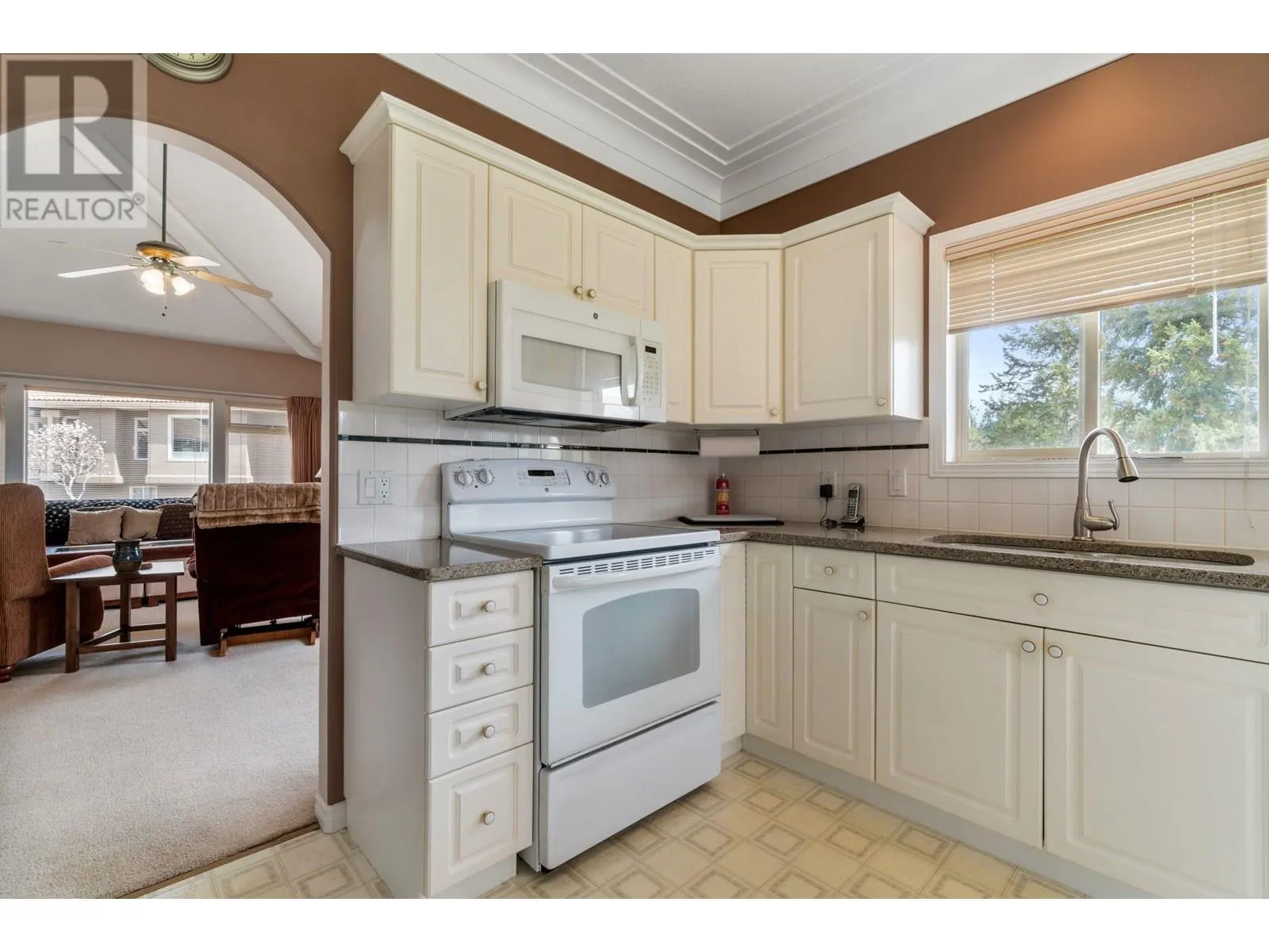 2550 Golf Course Drive Unit# 5