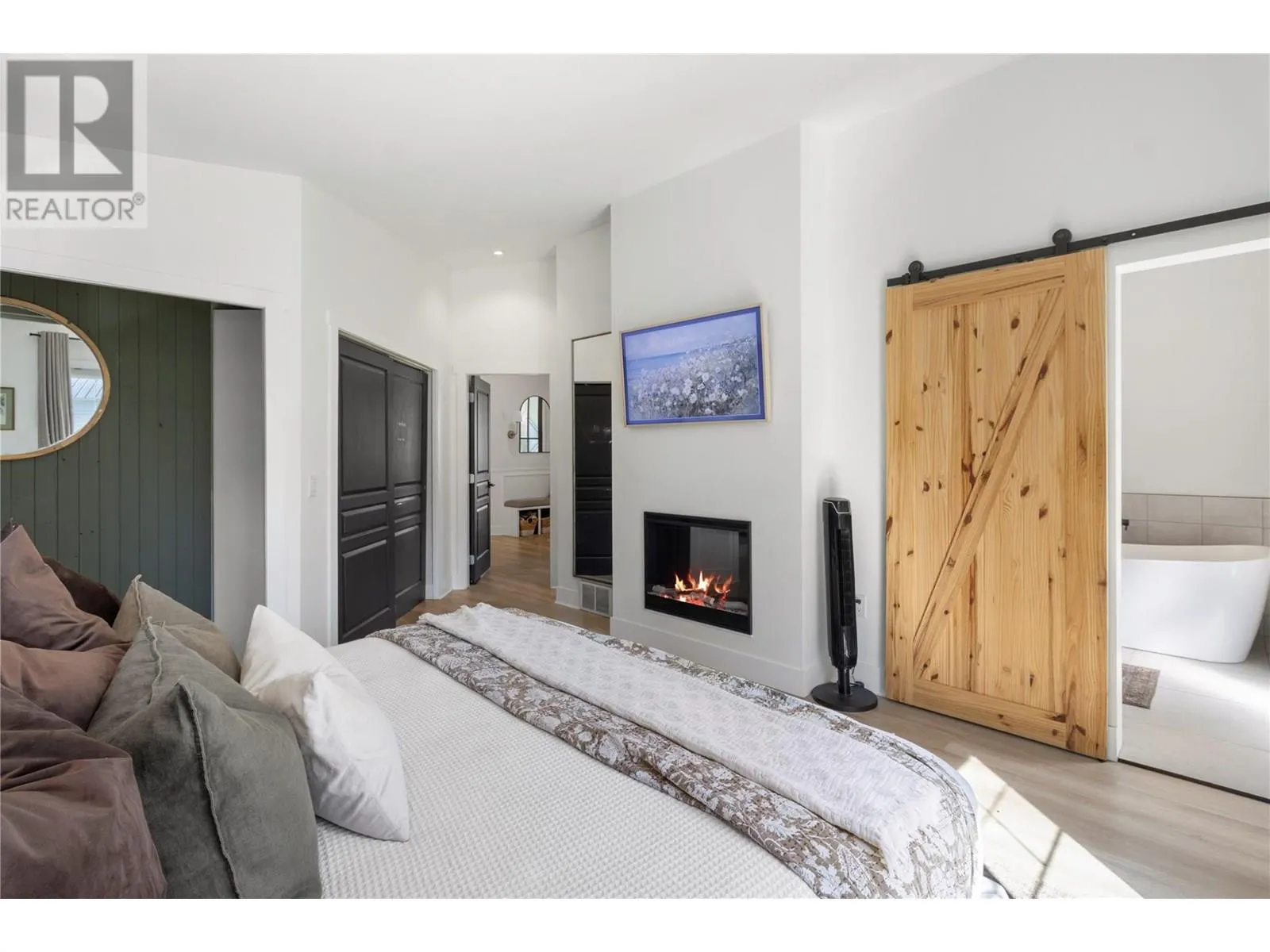 1800 Foothill Road SW