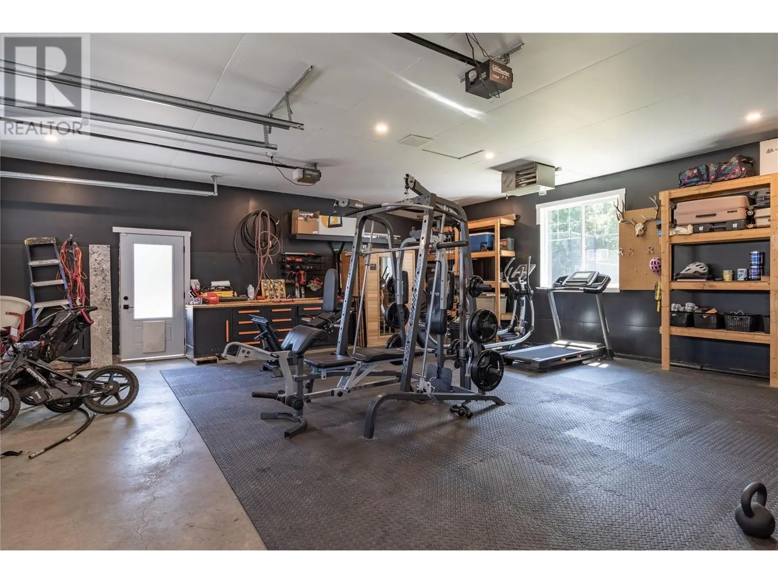1800 Foothill Road SW