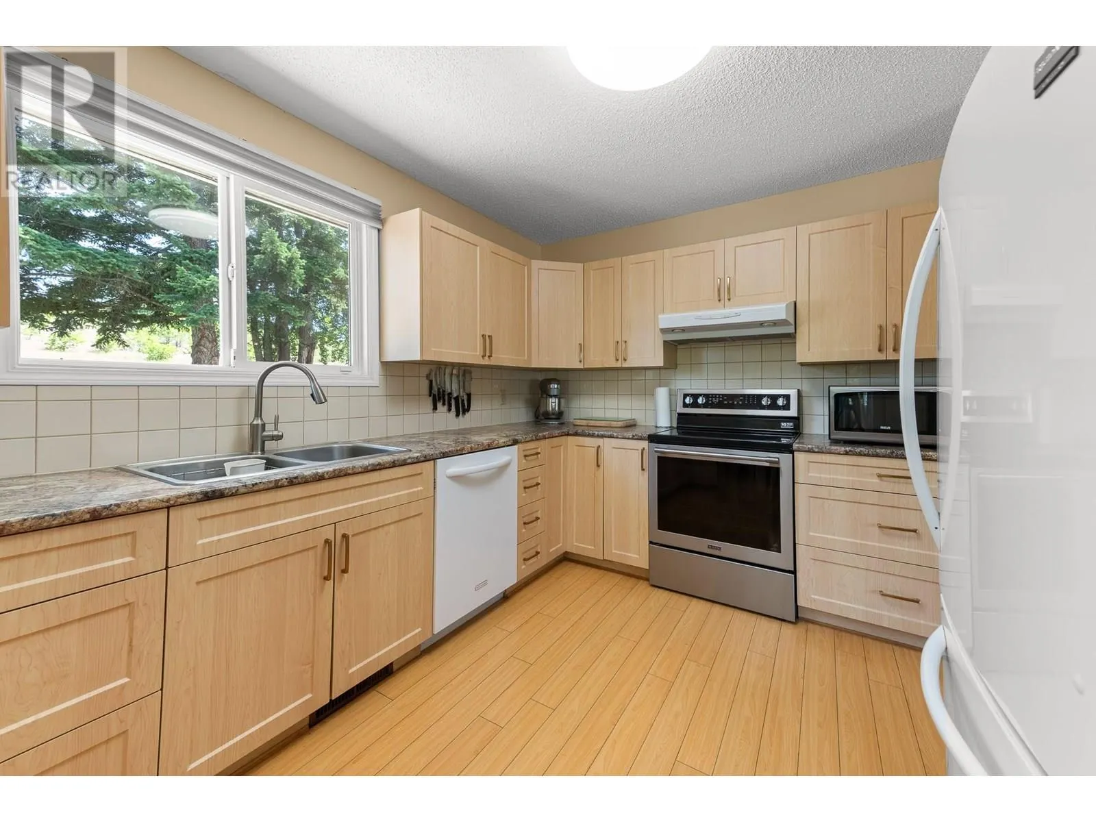 2545 Colleen Road