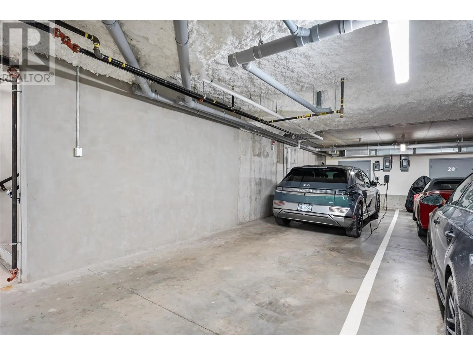 460 Groves Avenue Unit# 104