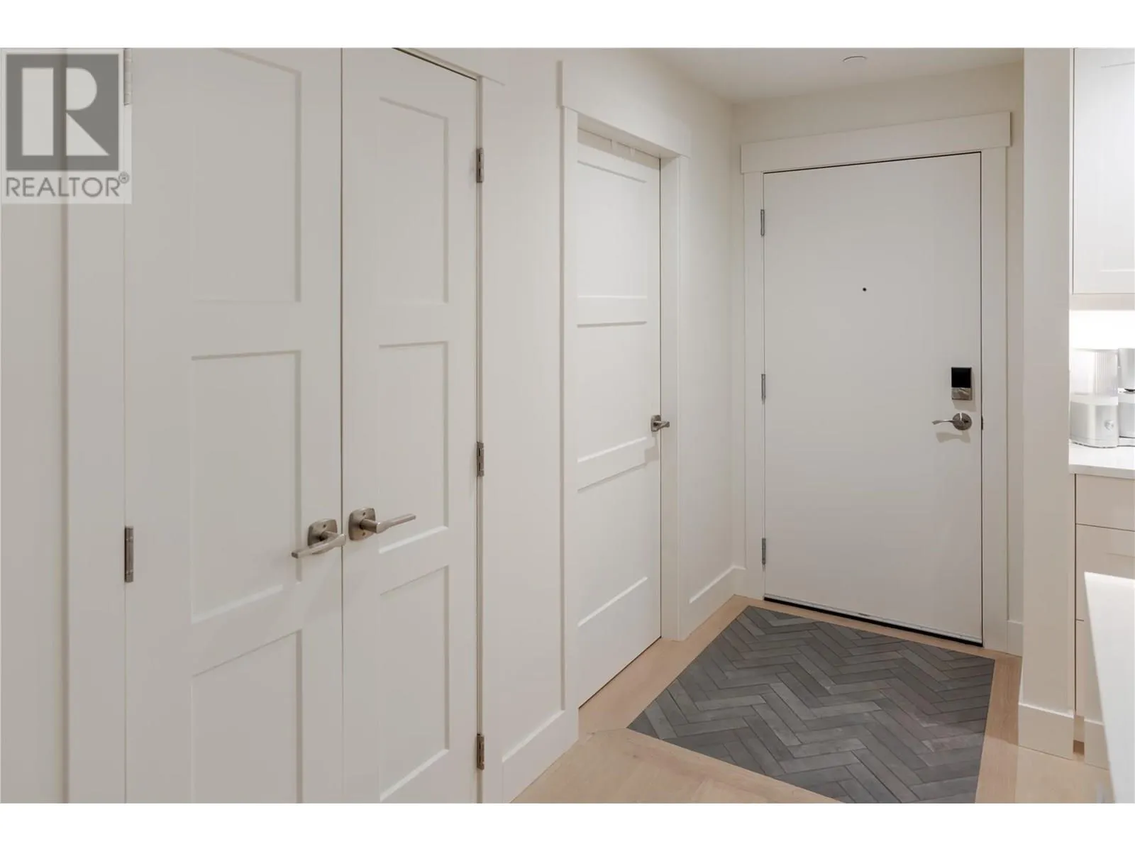 2901 Abbott Street Unit# 201
