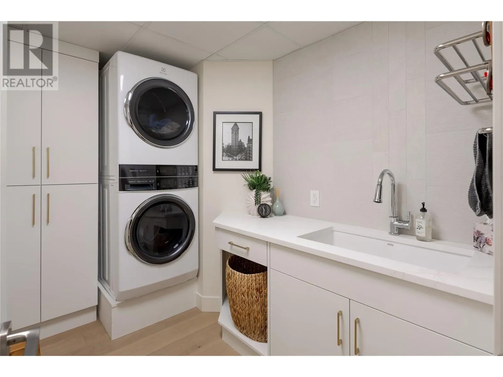 2901 Abbott Street Unit# 201