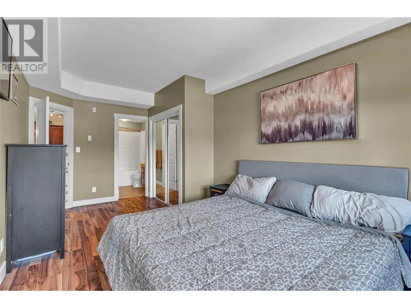 13615 Victoria Road N Unit# 206