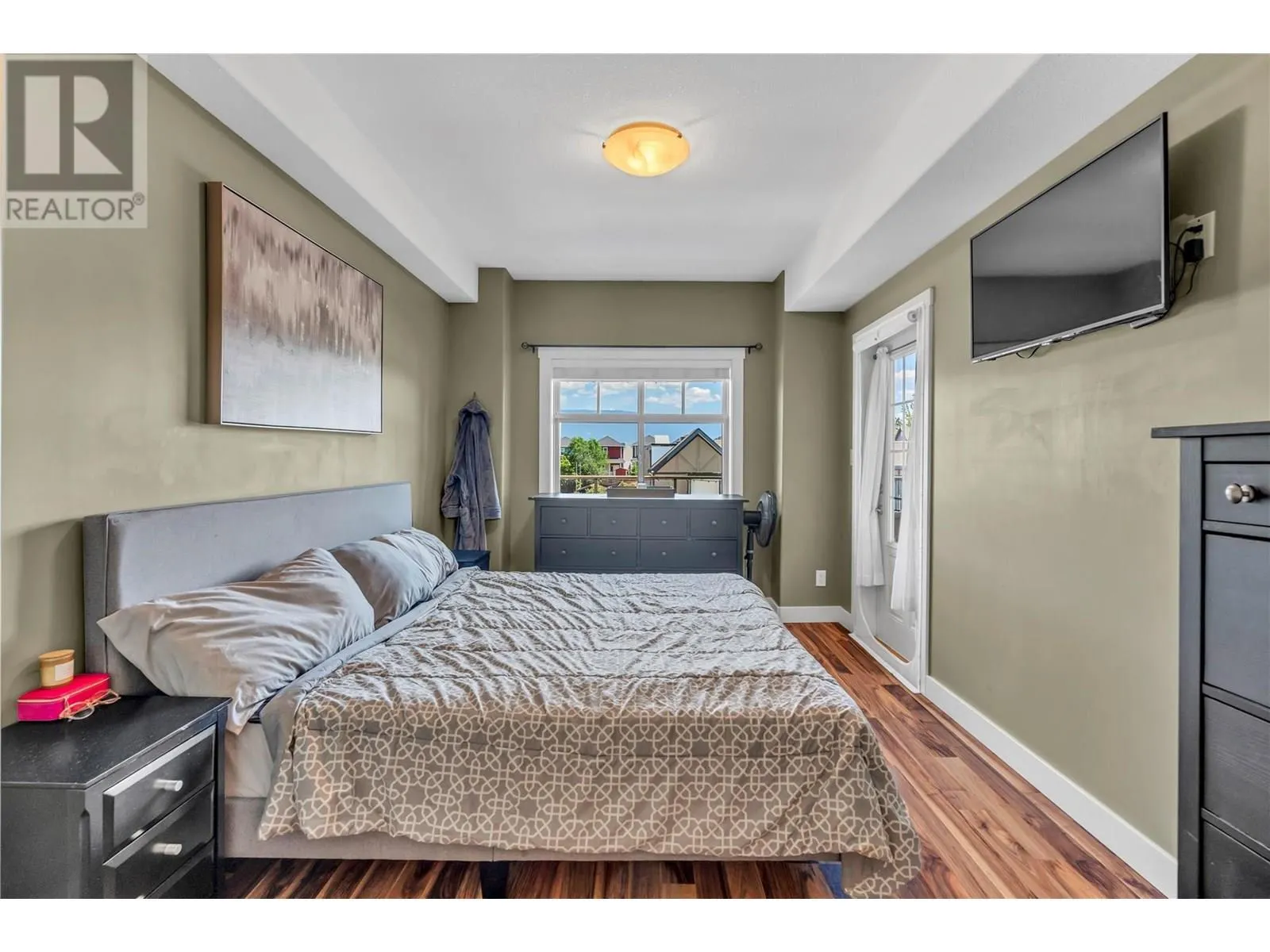 13615 Victoria Road N Unit# 206