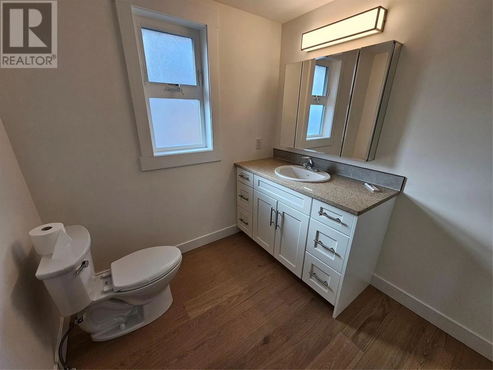 578 Lakeshore Drive Unit# 402