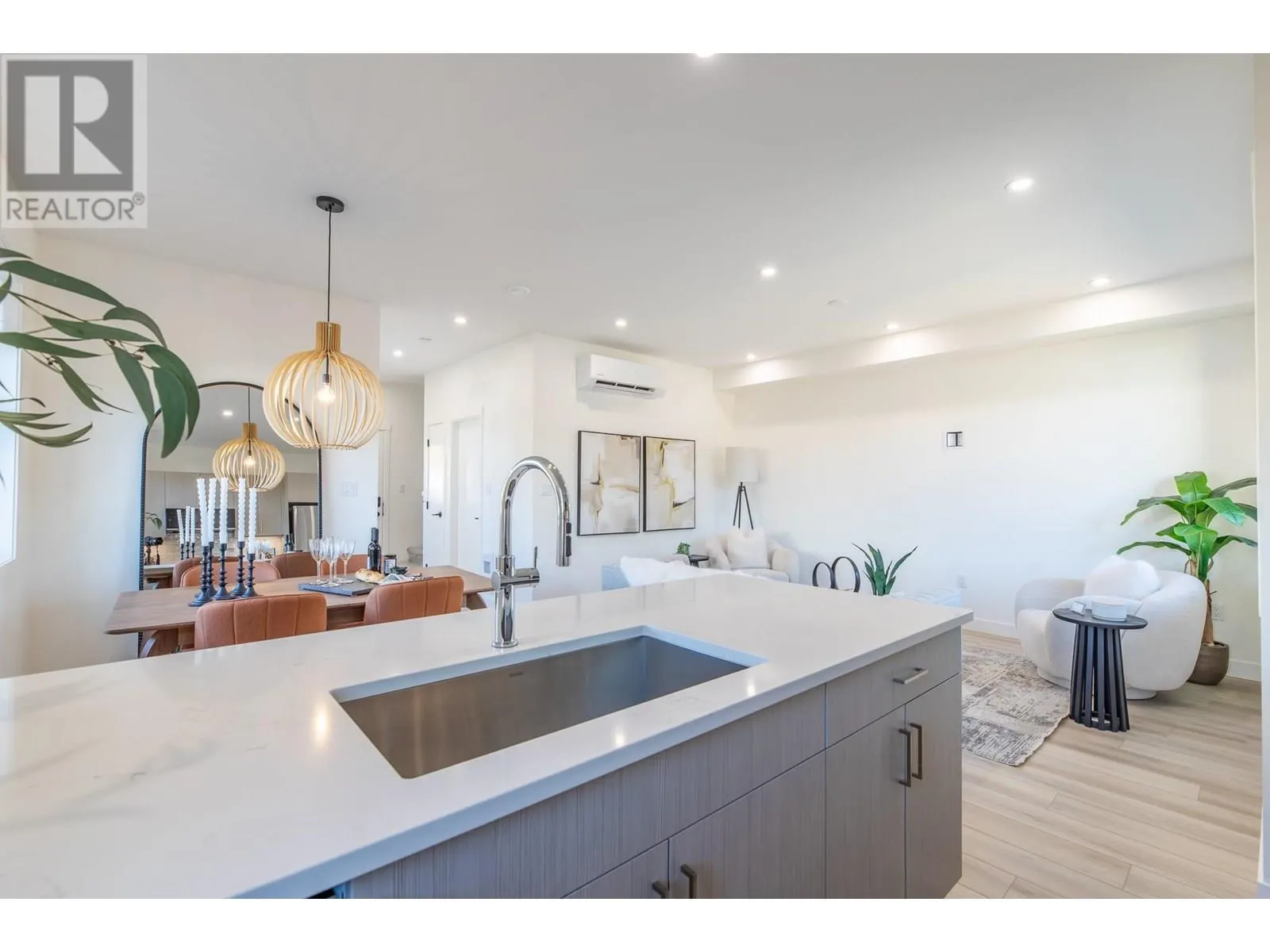 460 Conklin Avenue Unit# 102