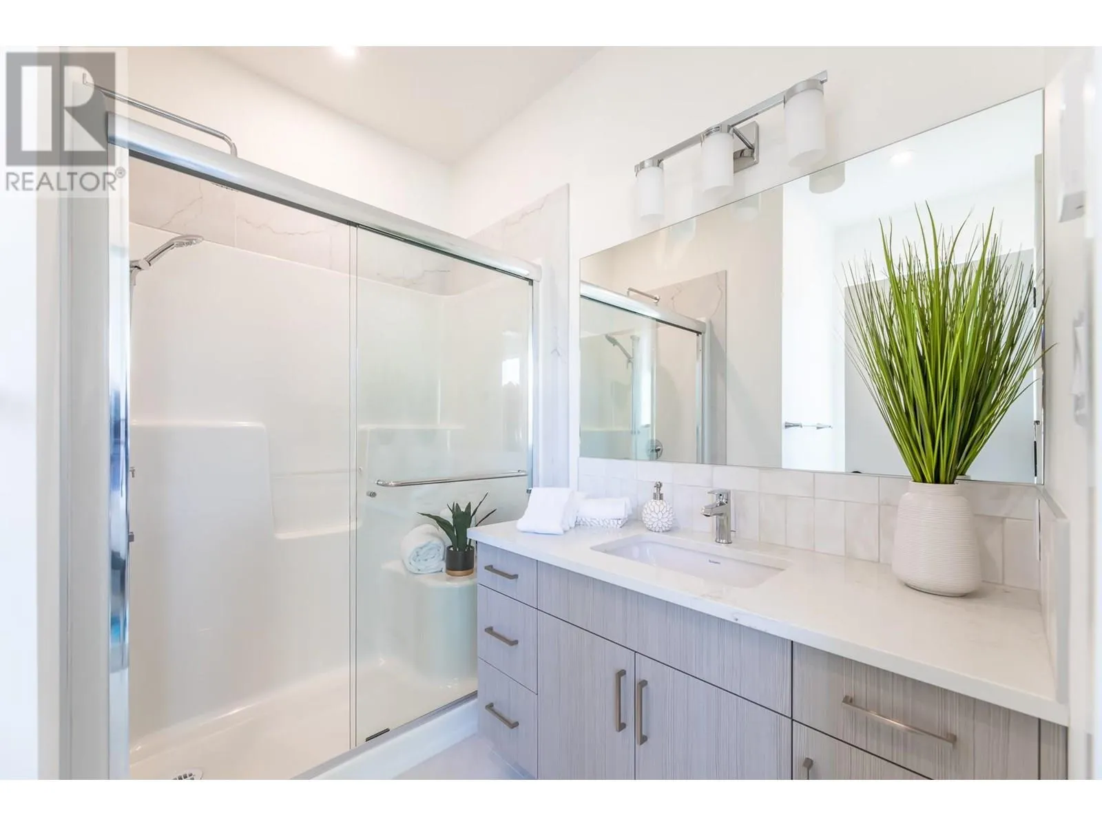 460 Conklin Avenue Unit# 102