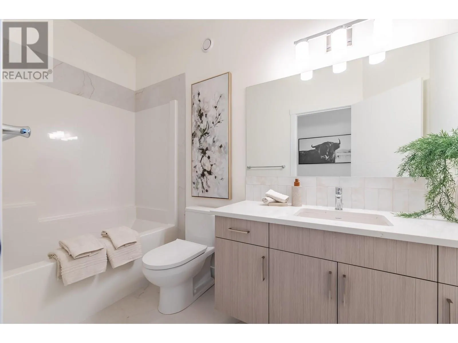 460 Conklin Avenue Unit# 102