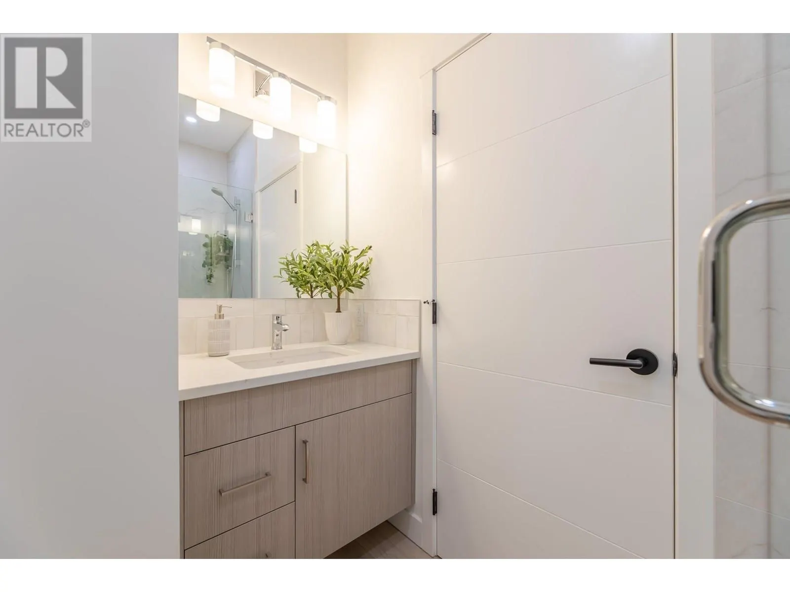 460 Conklin Avenue Unit# 105