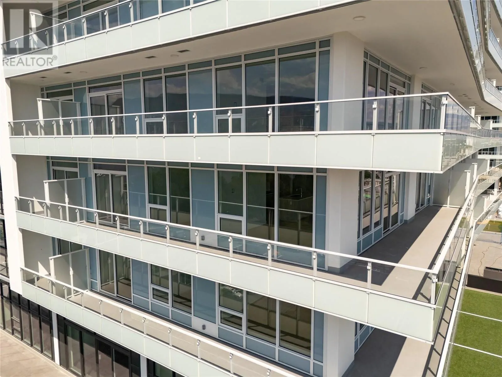 238 Leon Avenue Unit# 807