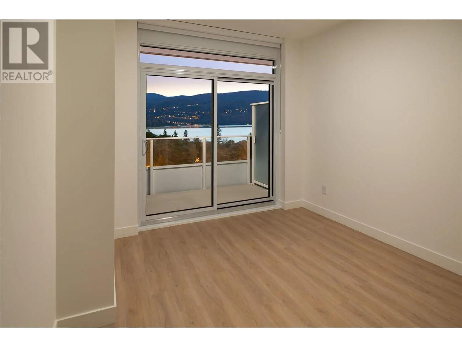 238 Leon Avenue Unit# 807