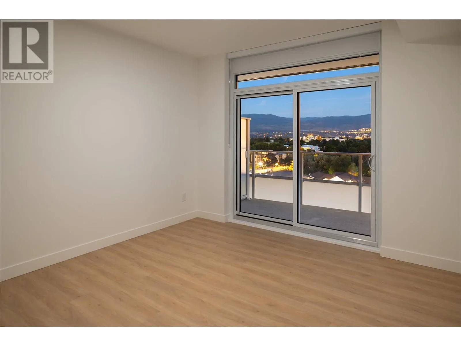 238 Leon Avenue Unit# 807