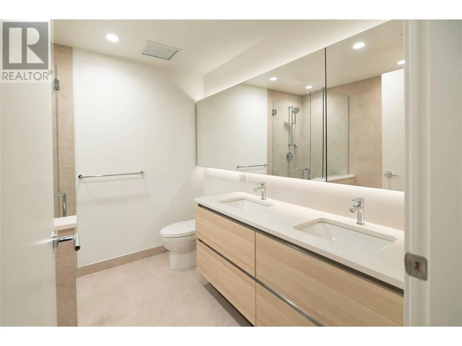 238 Leon Avenue Unit# 807