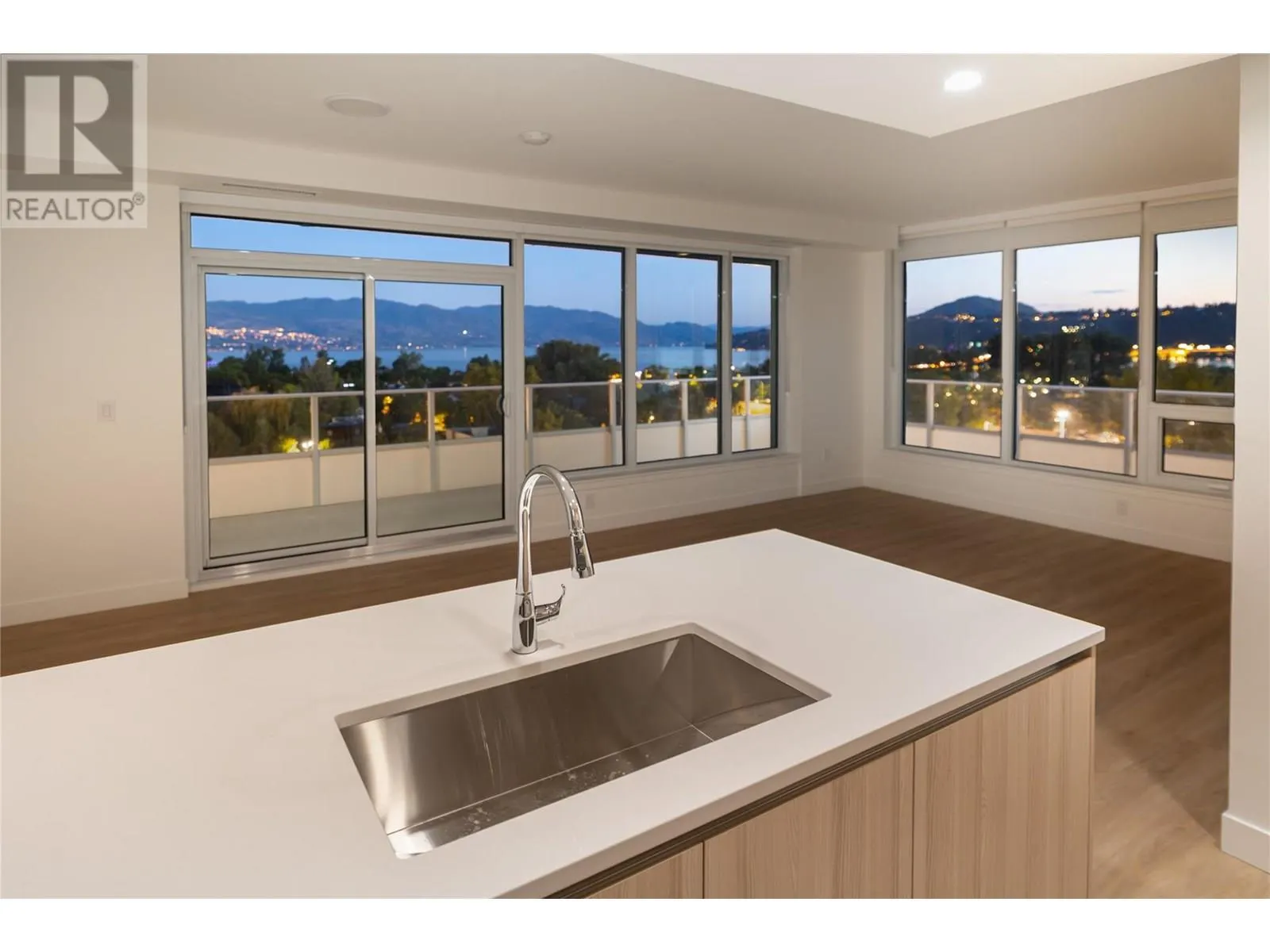 238 Leon Avenue Unit# 807