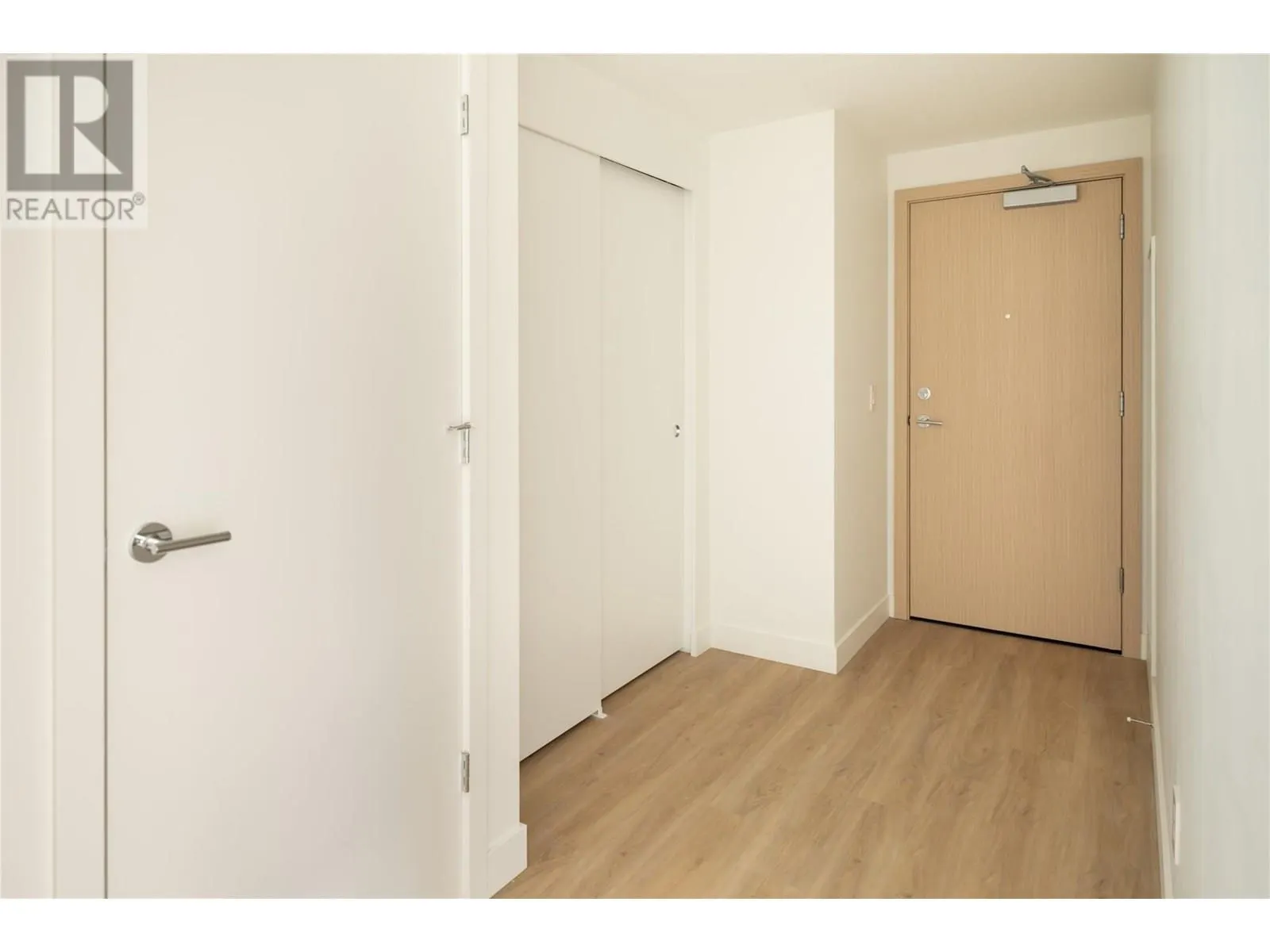 238 Leon Avenue Unit# 807