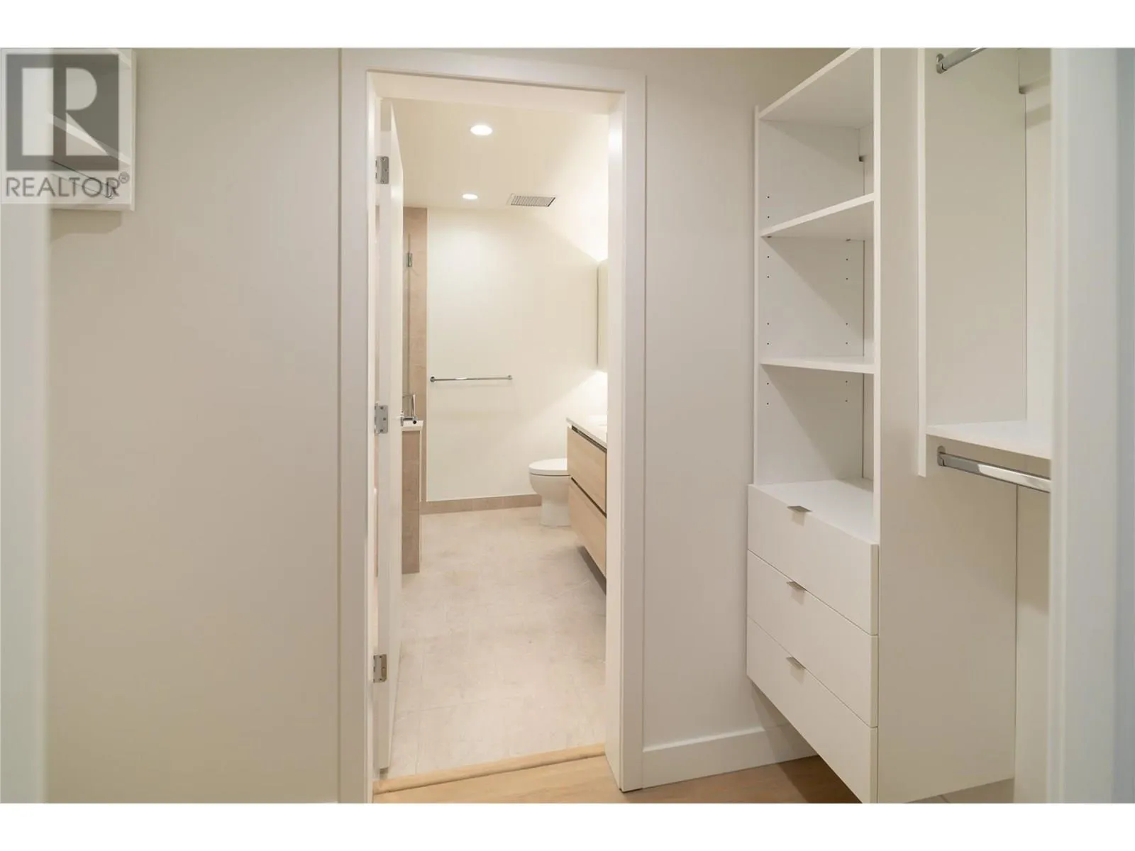 238 Leon Avenue Unit# 807