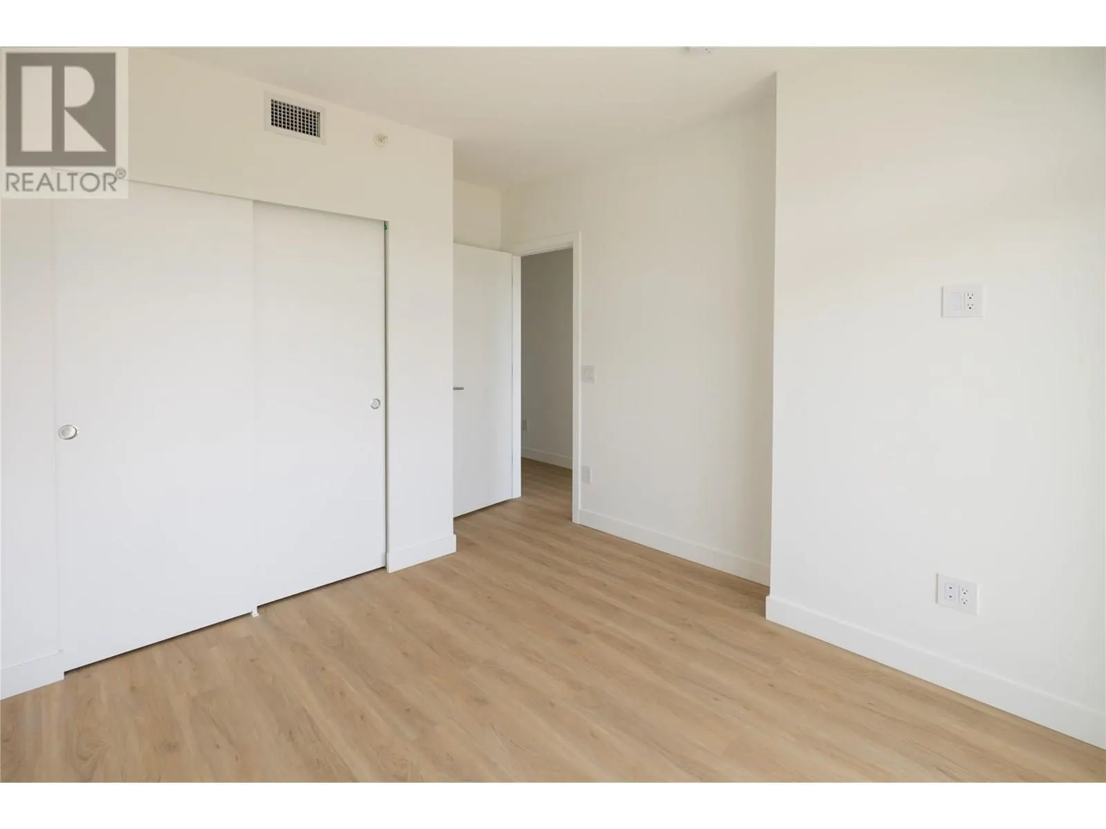 238 Leon Avenue Unit# 807