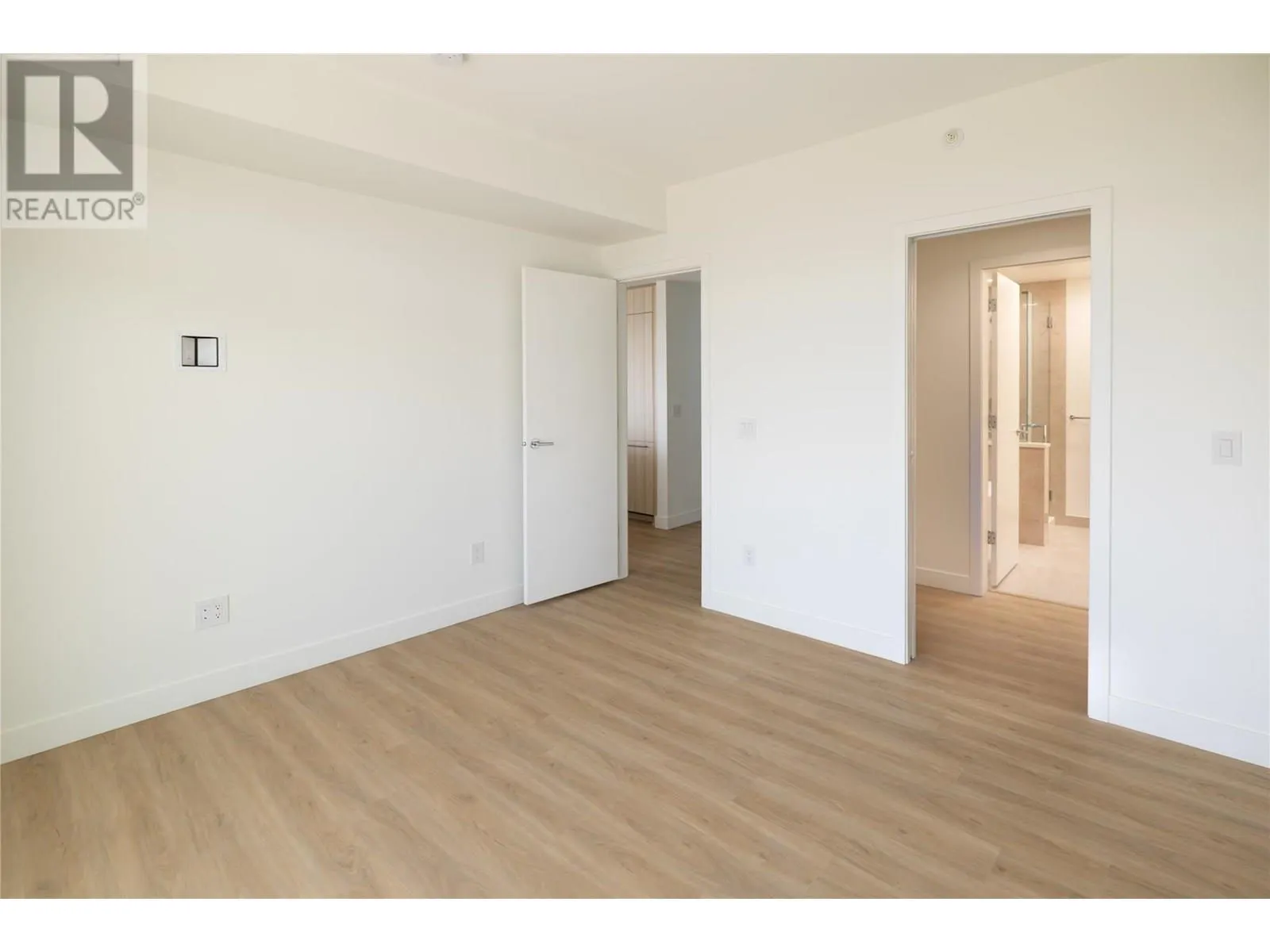 238 Leon Avenue Unit# 807