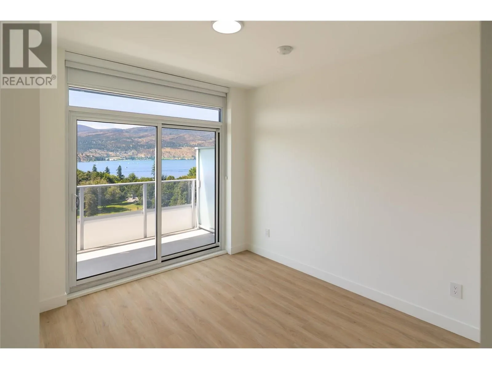 238 Leon Avenue Unit# 807