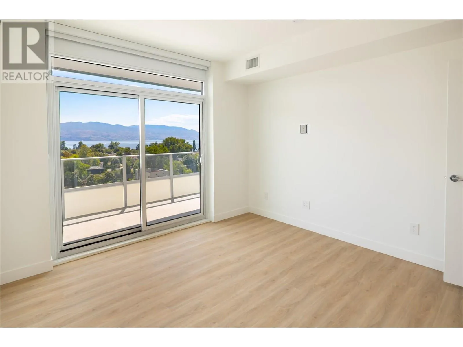 238 Leon Avenue Unit# 807
