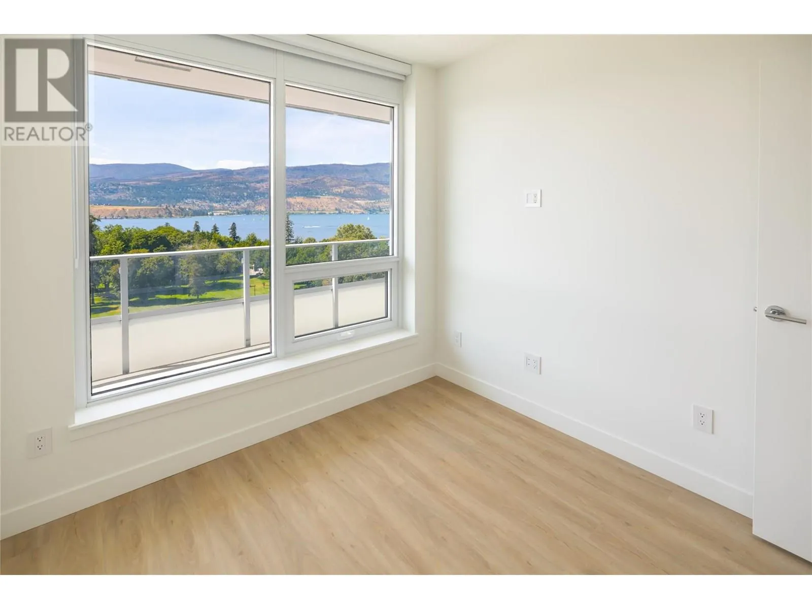 238 Leon Avenue Unit# 807