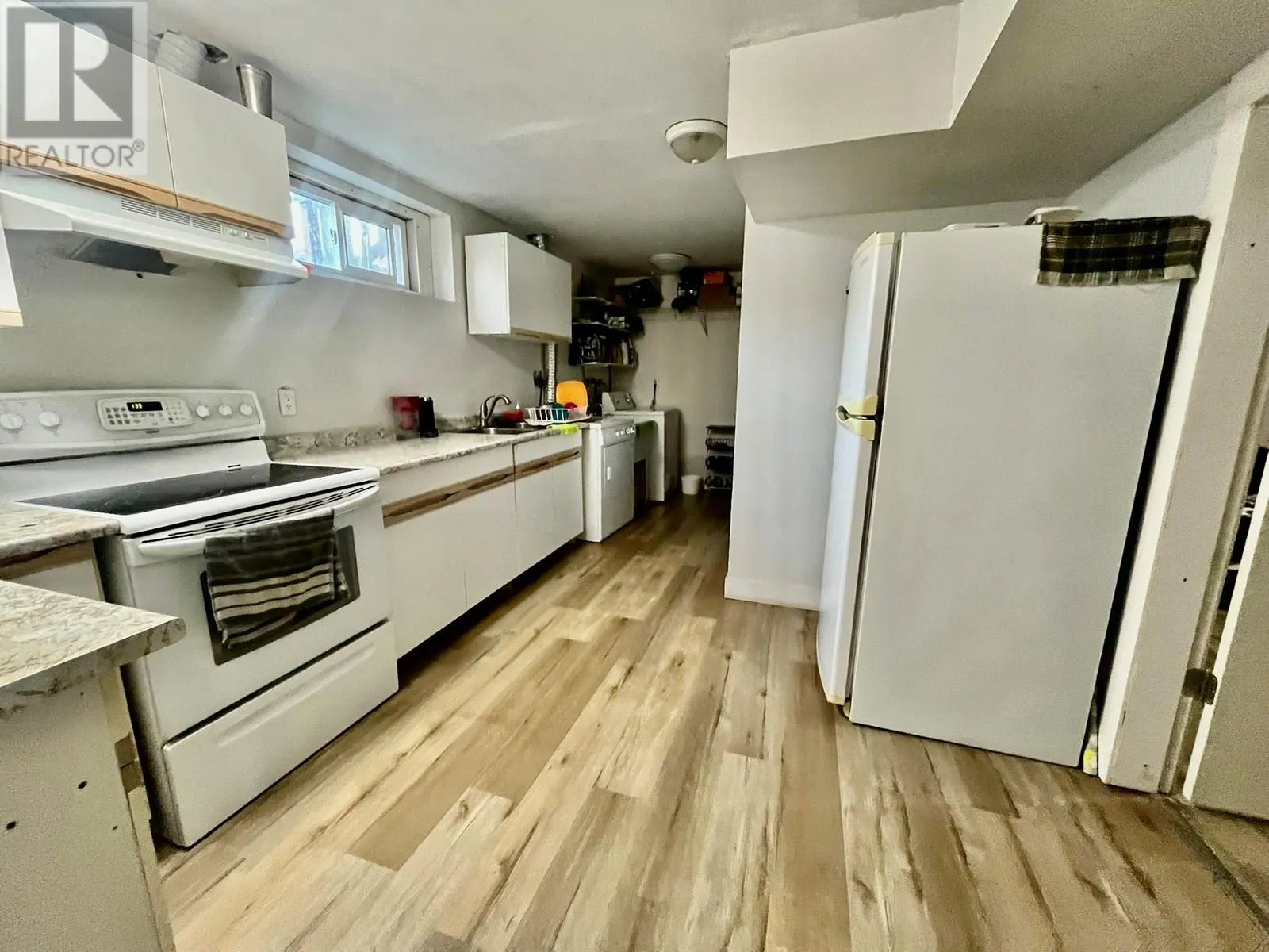 475 Hollywood Road S