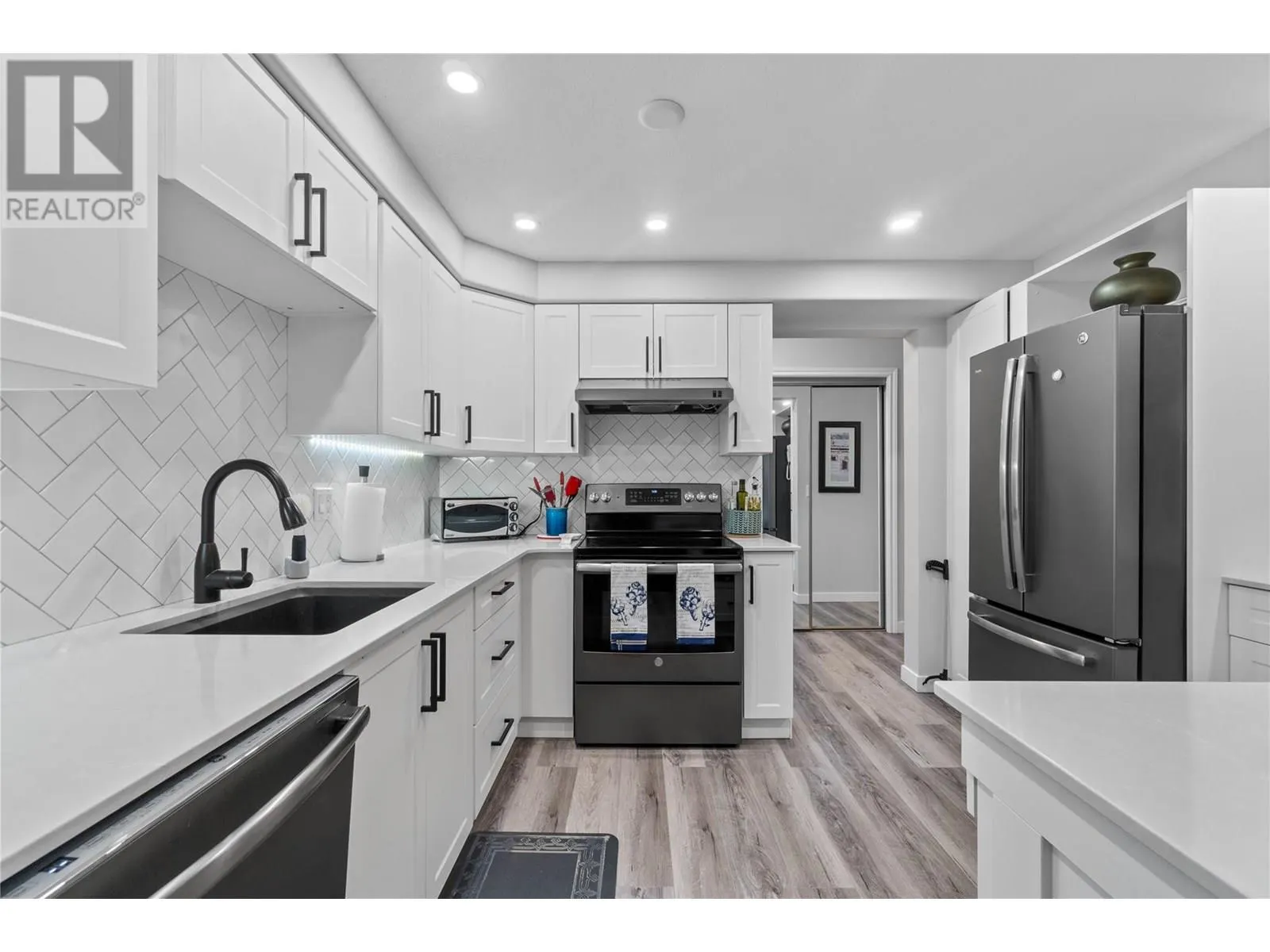 3335 Richter Street Unit# 213