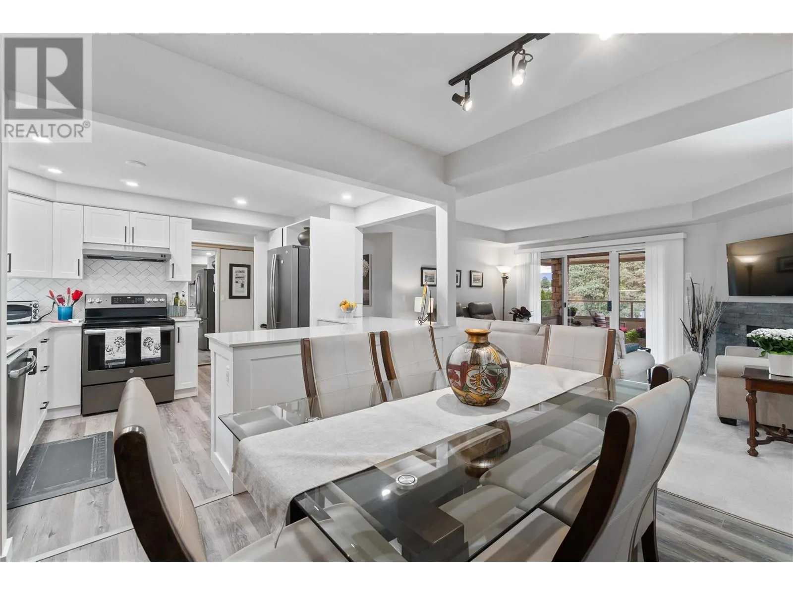 3335 Richter Street Unit# 213