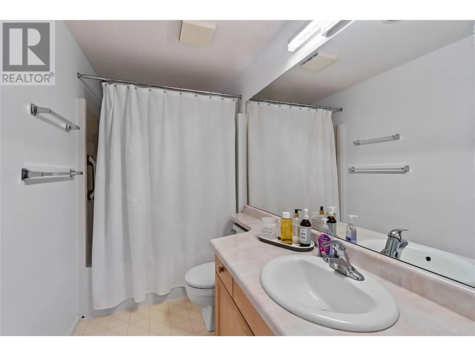 3335 Richter Street Unit# 213
