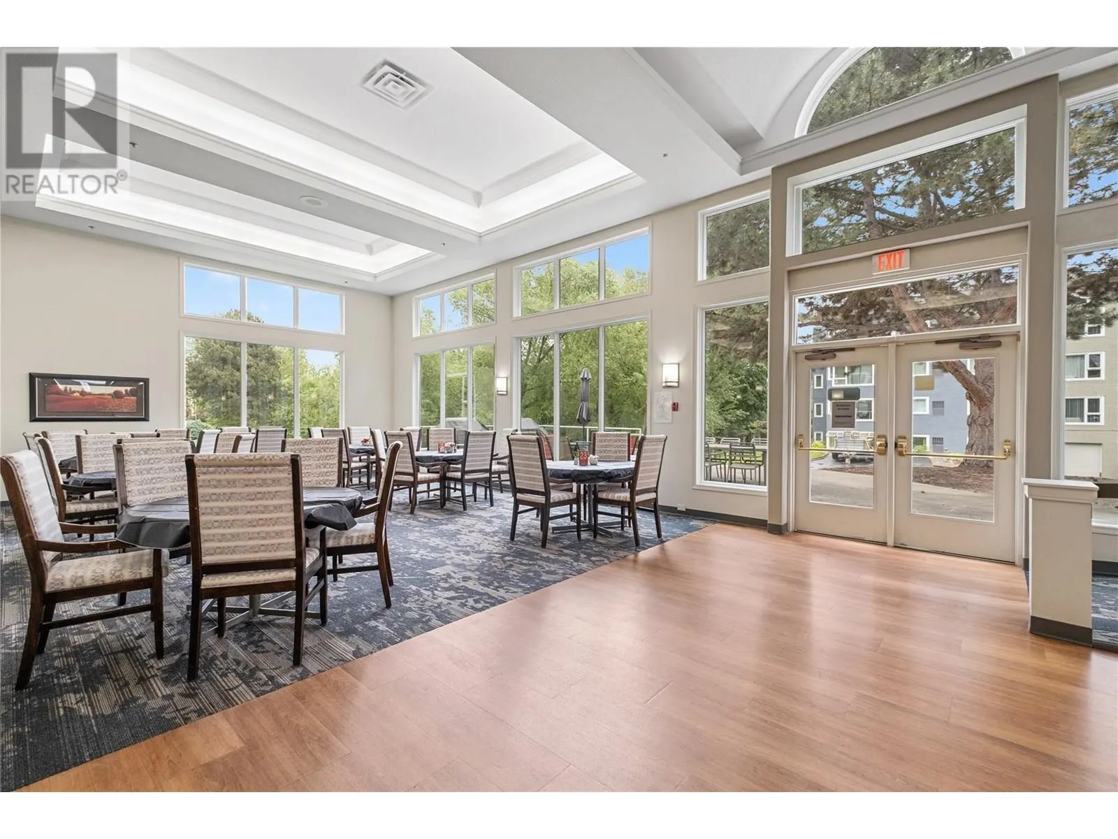 1045 Sutherland Avenue N Unit# 323